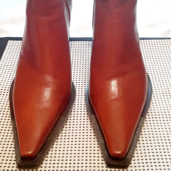 BCBG Shoes - ONE OF A KIND BCBG BOOTIE